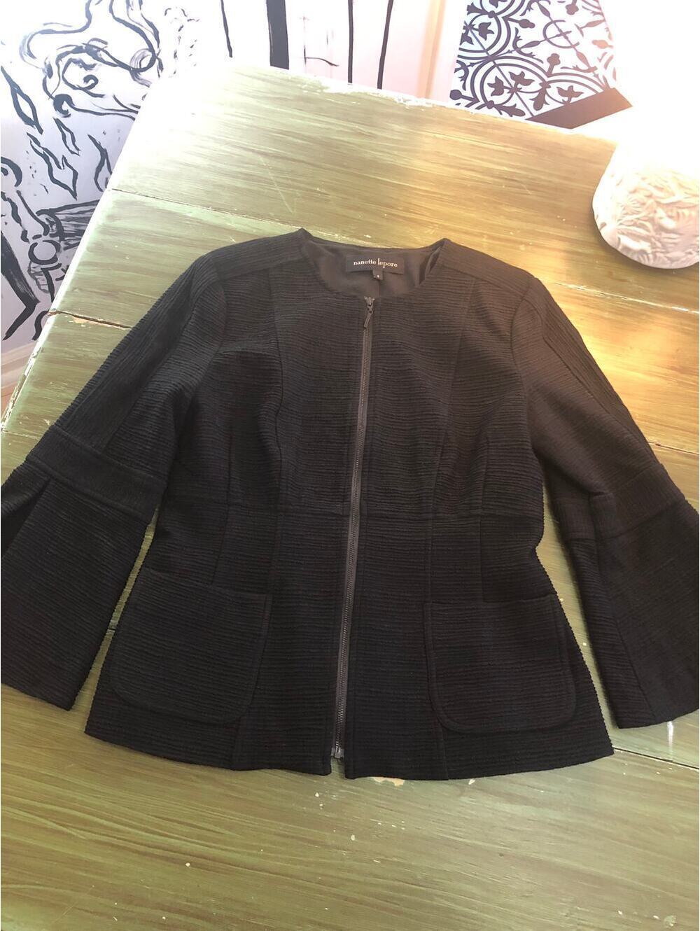 Nanette Lepore EUC Women's Black Zip Front Fit and Flare Blazer - Size 6